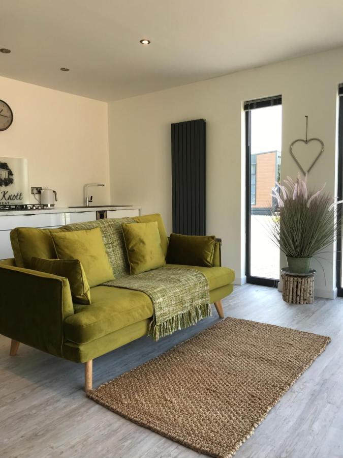 Parkknott Retreat Luxury Lodge With Private Hot Tub Askam in Furness Exterior photo